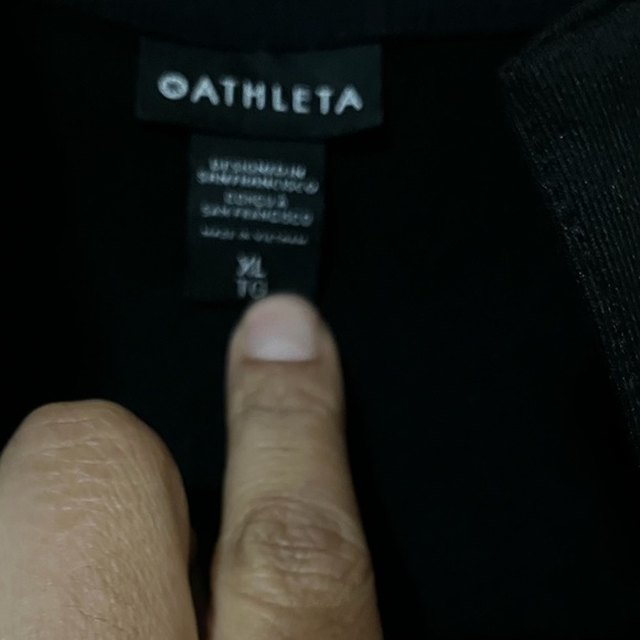 ✨ Athleta Unstoppable Quarter Zip Vest - Like New ✨ - Picture 7 of 7